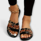 Leopardmønstret sandal med krydsremme
