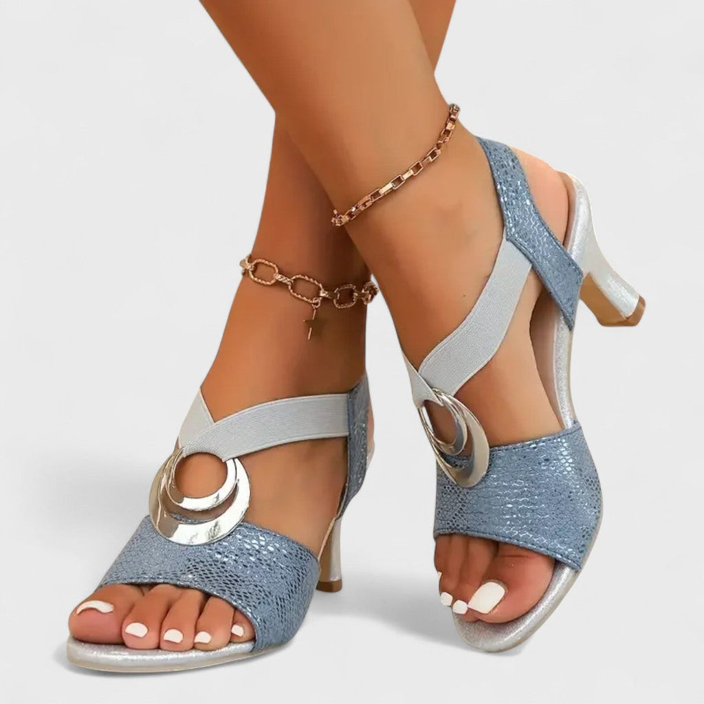 Yasmina - Elegant sandal med dekorativt spænde