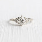 Luxurious ring with cubic zirconia made of gold and silver