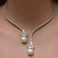 Elegant necklace made of shiny silver