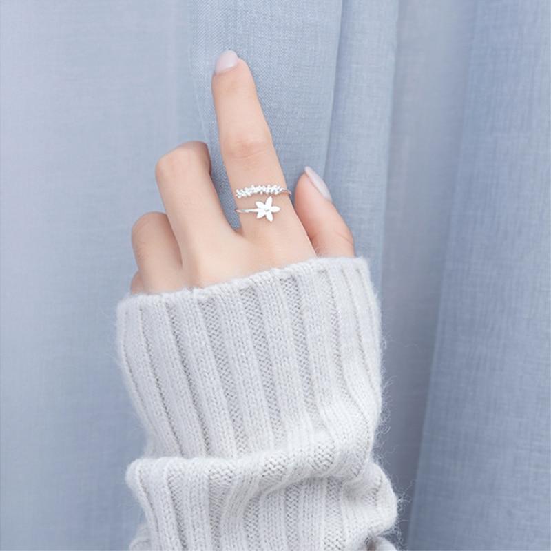 Adjustable ring made of 925 sterling silver with hand-painted enamel wildflower design