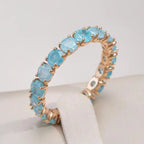 Ring with round stone made of gold