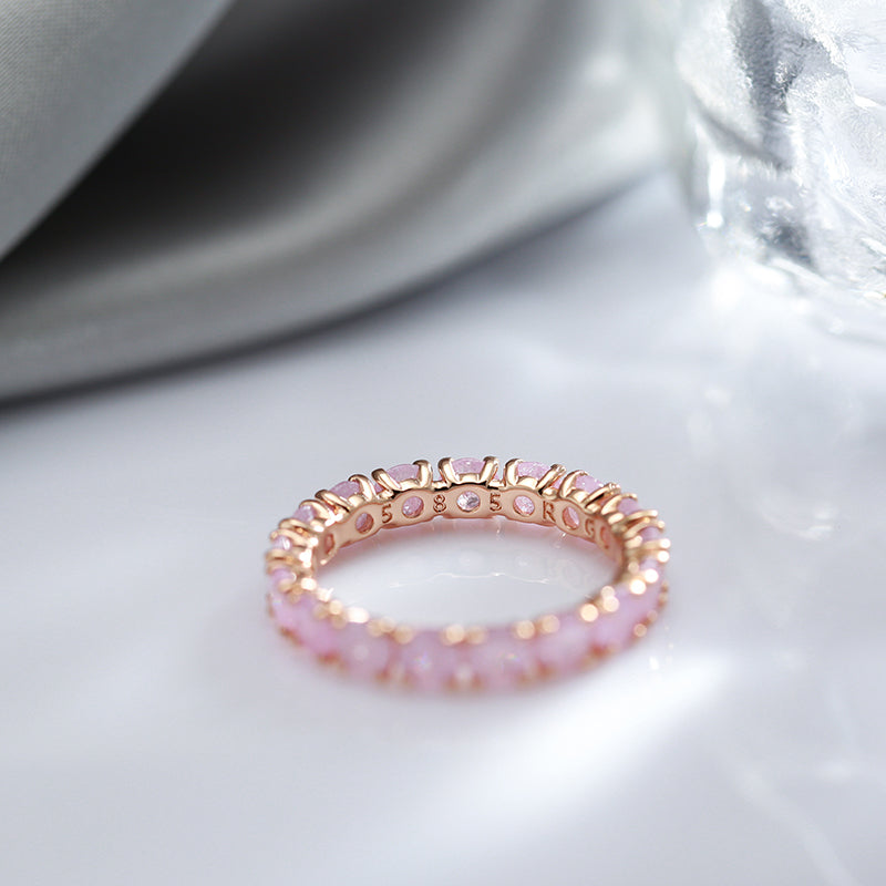 Luxurious gold ring with colored zirconia stones