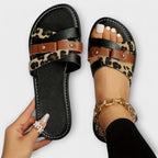 Leopardmønstret sandal med krydsremme
