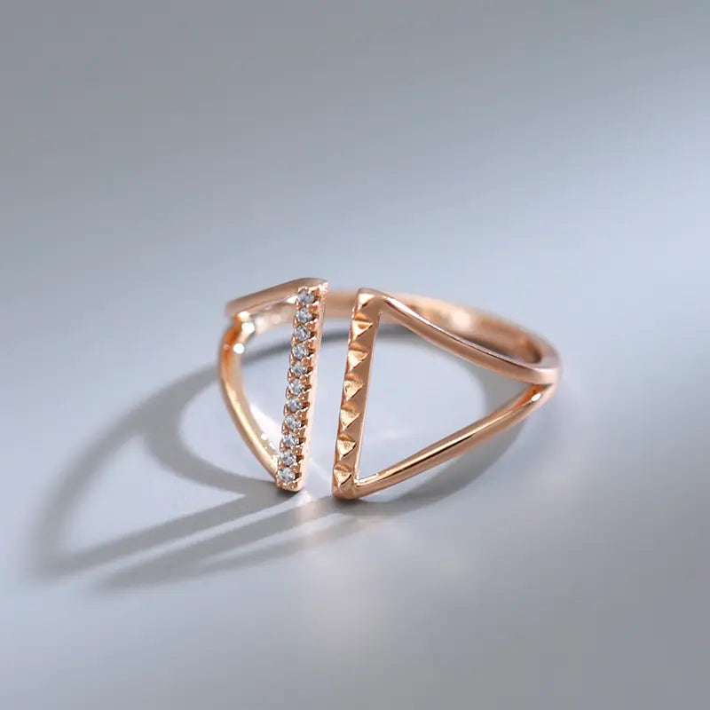Luxurious open zirconia ring