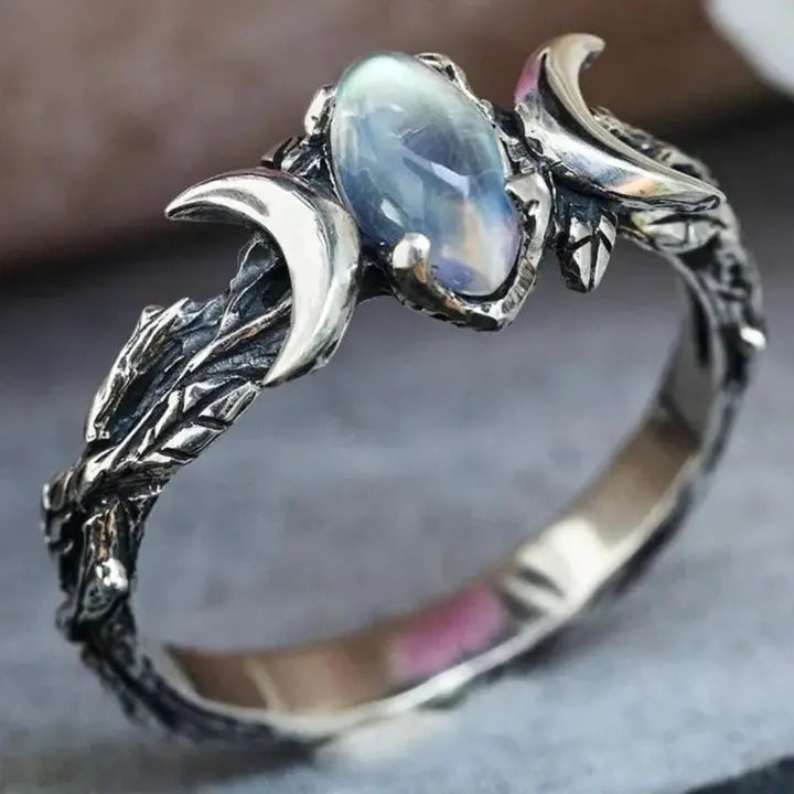 Vintage Crystal Moon Ring in Silver