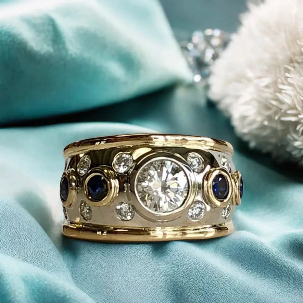 Vintage gold-plated ring with zirconia inlay